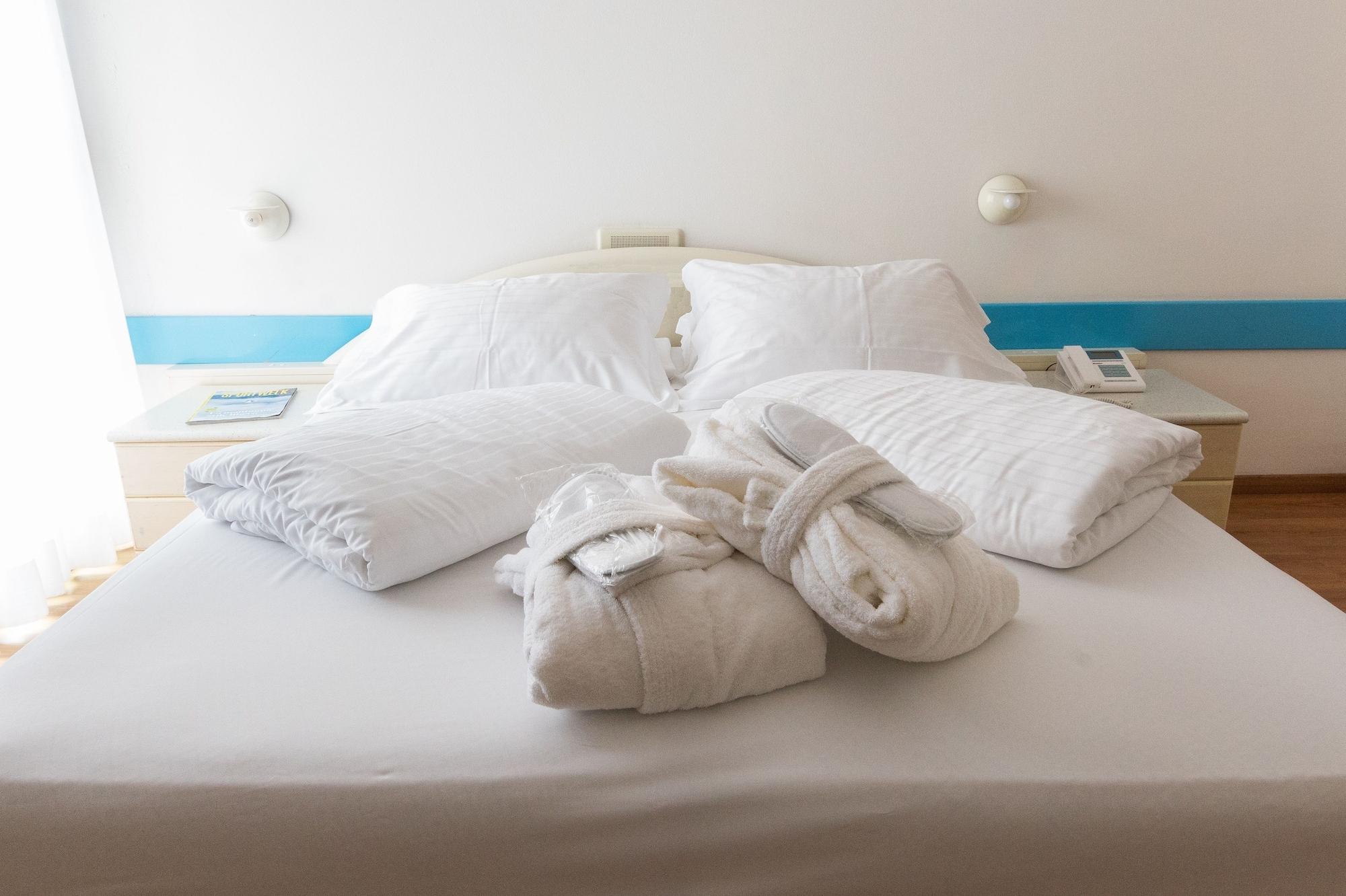 Hi Hotels Riva Del Garda Exterior photo
