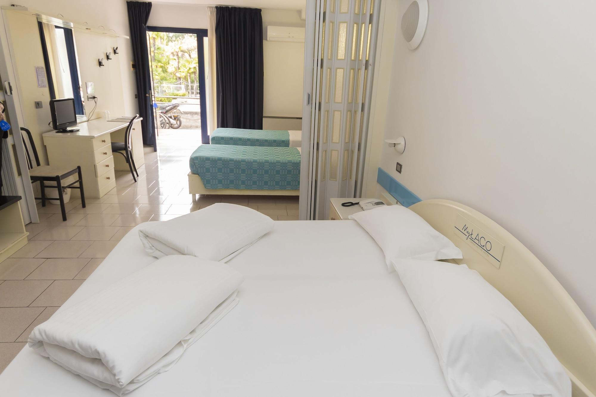 Hi Hotels Riva Del Garda Exterior photo