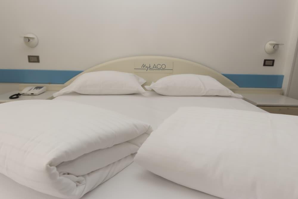 Hi Hotels Riva Del Garda Exterior photo