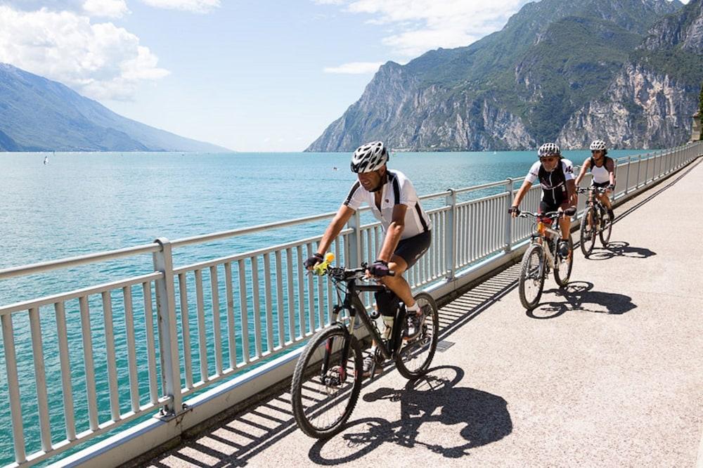 Hi Hotels Riva Del Garda Exterior photo