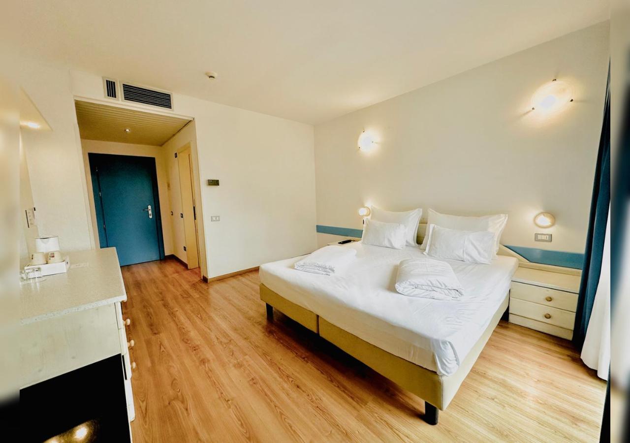 Hi Hotels Riva Del Garda Exterior photo