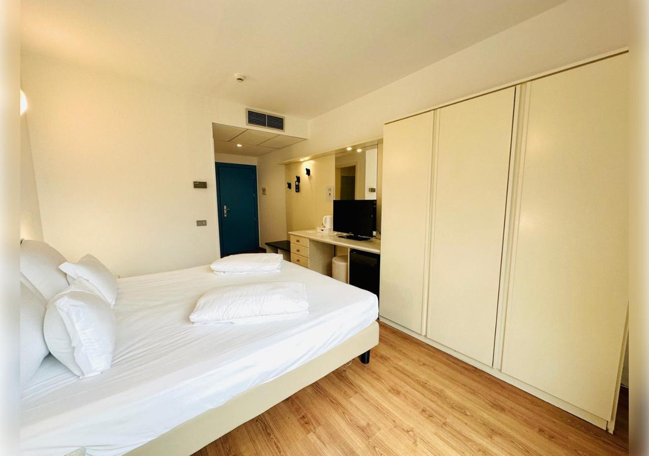 Hi Hotels Riva Del Garda Exterior photo