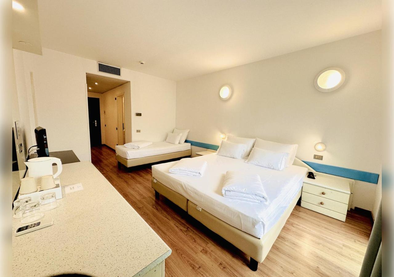 Hi Hotels Riva Del Garda Exterior photo