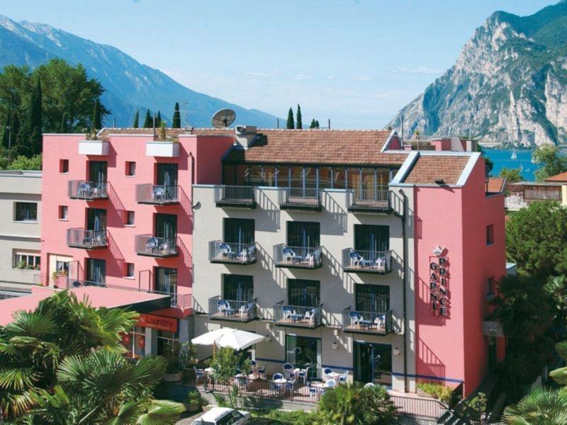 Hi Hotels Riva Del Garda Exterior photo